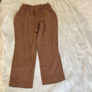 Brown high rise trouser.